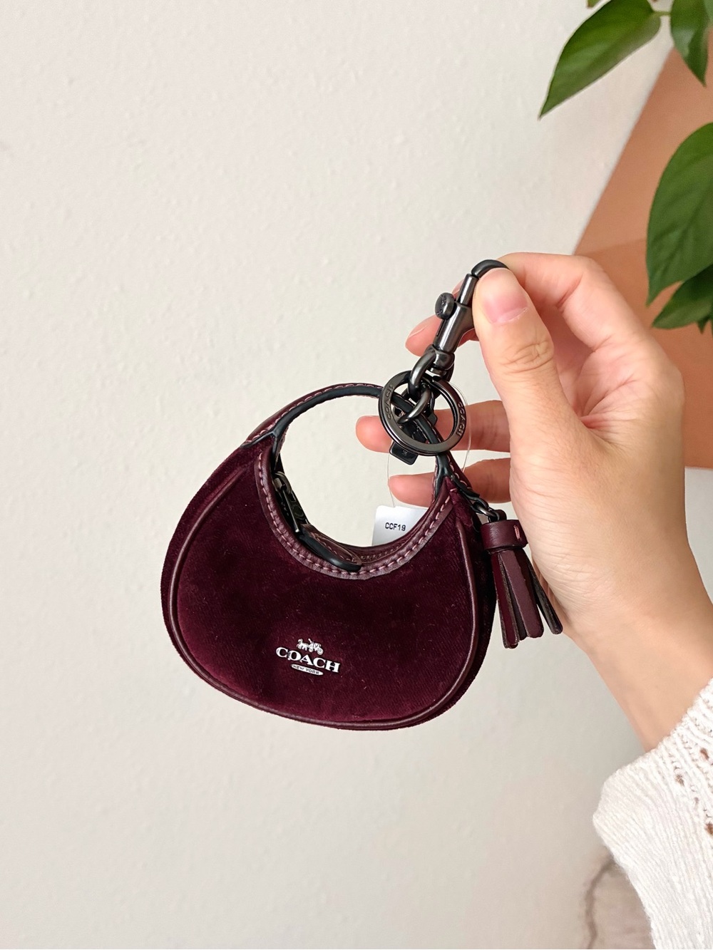 NWT🥀Coach Carmen Bag Charm Burgundy CCF19 Velvet Key Ring Gunmetal Mini Case Red - Picture 2 of 6